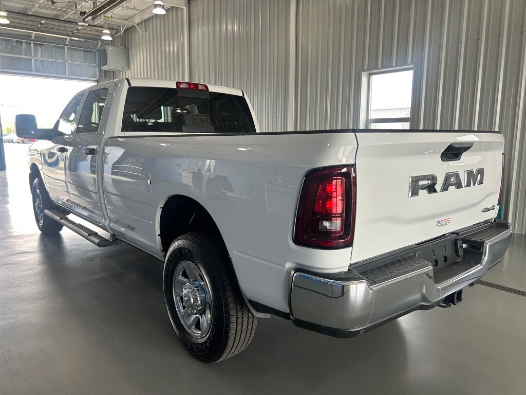 2025 Ram 3500 Tradesman photo 4