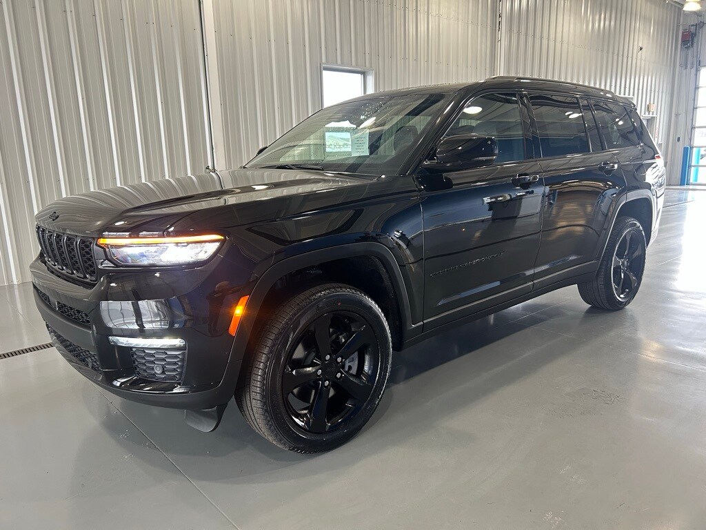 2025 Jeep Grand Cherokee L photo 3