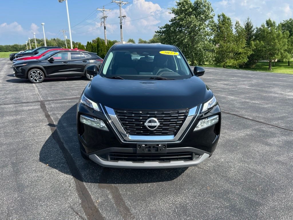 Used 2023 Nissan Rogue SV SUV