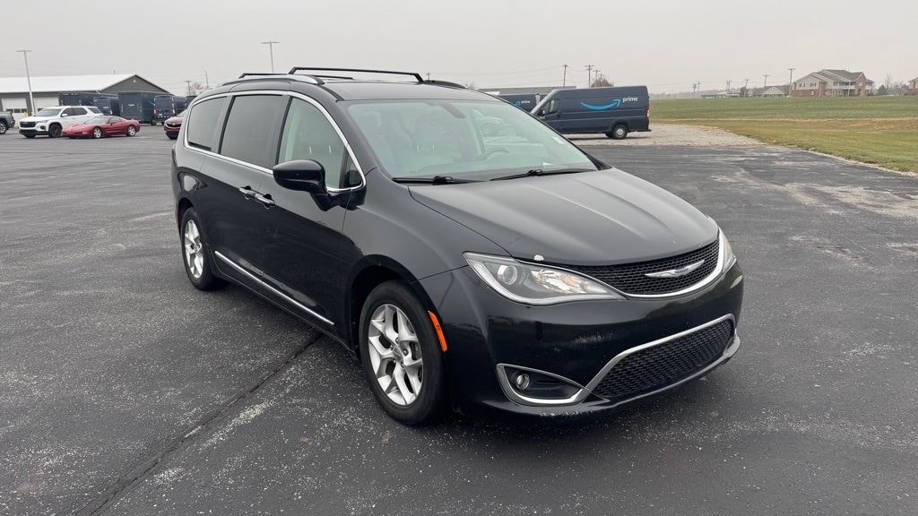2018 Chrysler Pacifica Touring L Plus's photo