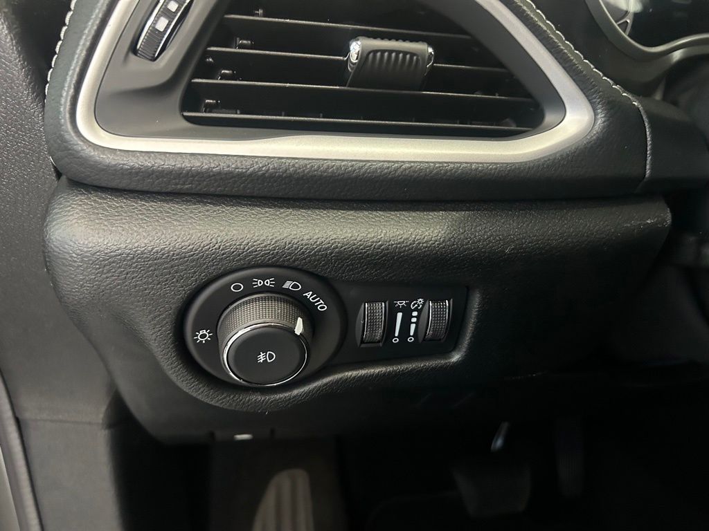 2026 Chrysler Pacifica Select - Photo 19