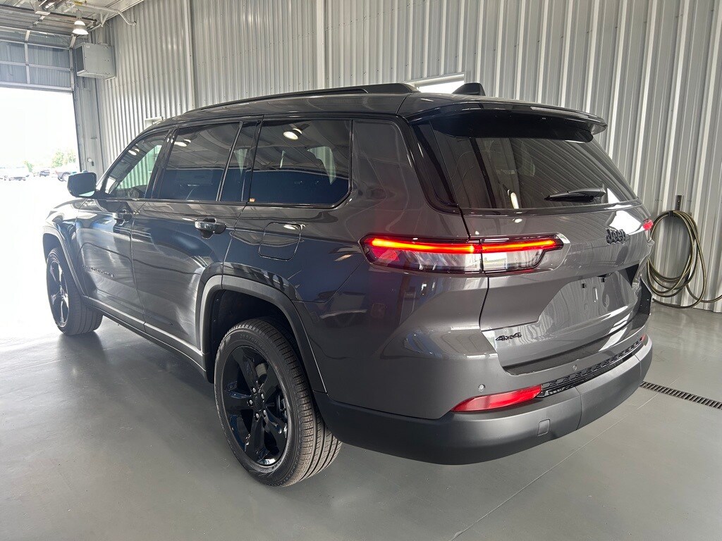 2025 Jeep Grand Cherokee L photo 4