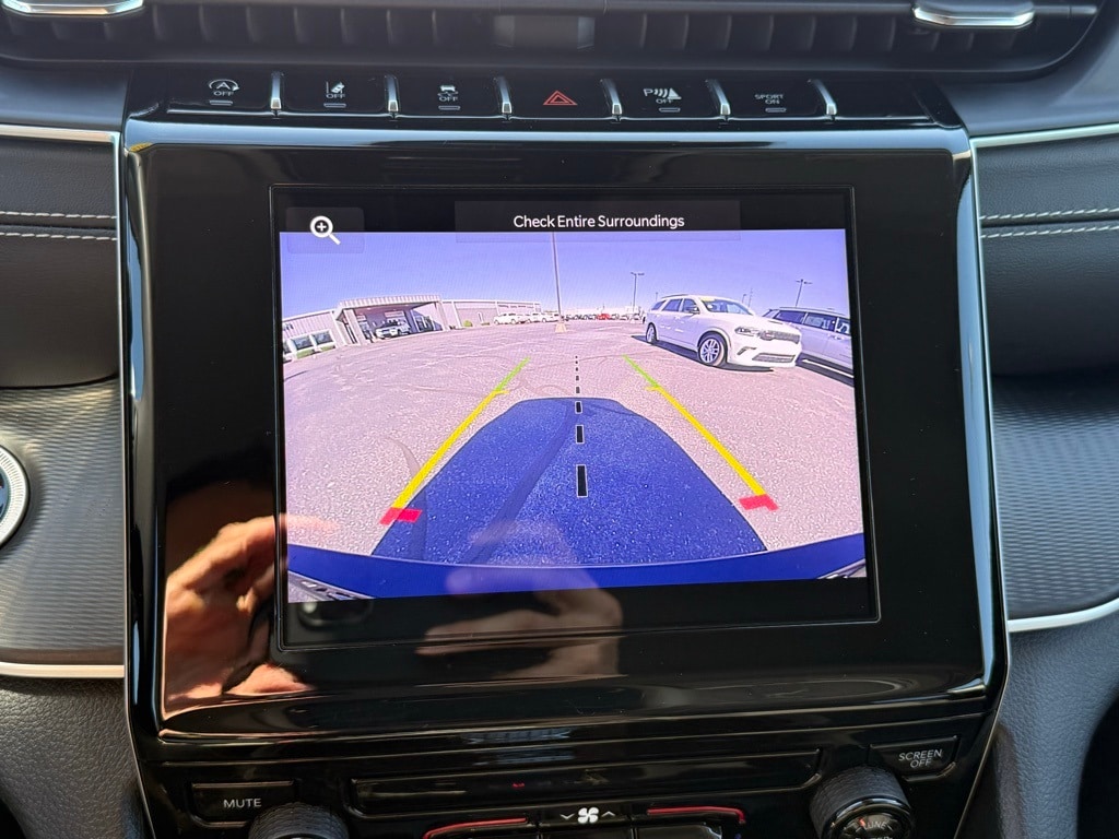 Used 2023 Jeep Grand Cherokee L Laredo SUV