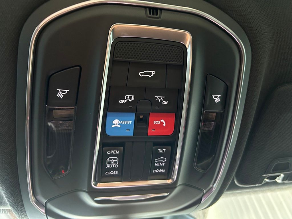 2025 Jeep Grand Cherokee Altitude - Photo 30