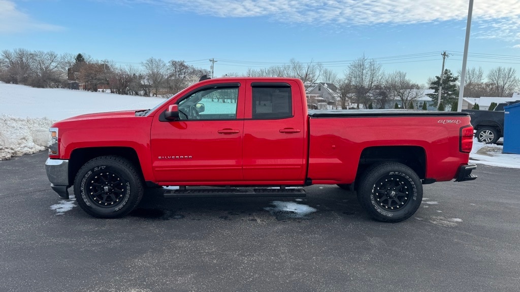 Used 2017 Chevrolet Silverado 1500 LT w/1LT Truck Double Cab