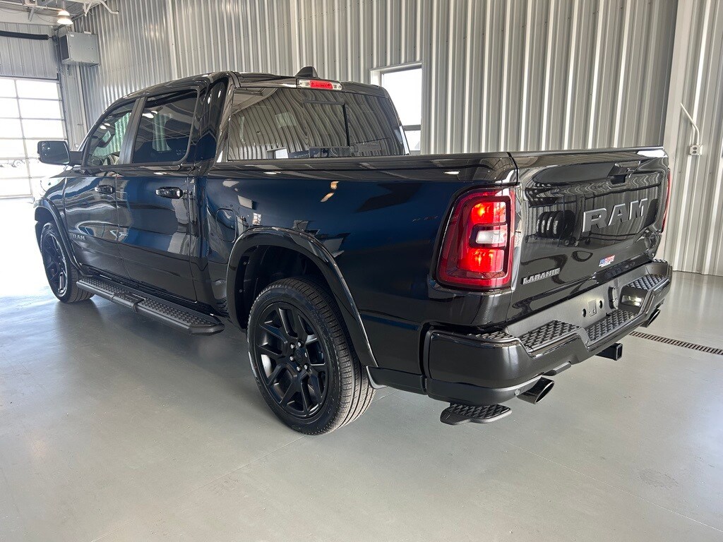 2025 Ram 1500 Laramie photo 3