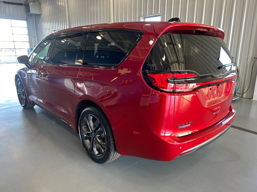 New 2026 Chrysler Pacifica SELECT Passenger Van