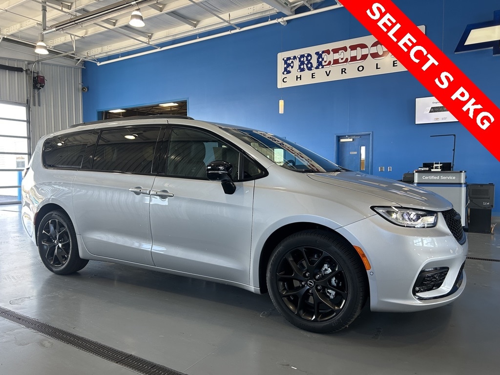 New 2026 Chrysler Pacifica SELECT Passenger Van