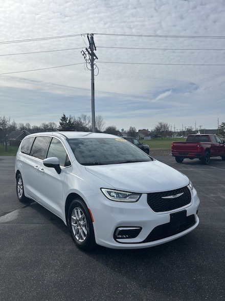 Featured Used 2023 Chrysler Pacifica Touring L Van Passenger Van for sale in Bluffton, IN