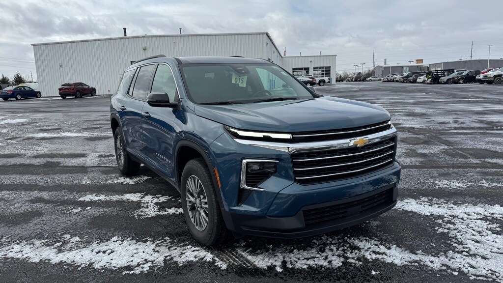 Used 2025 Chevrolet Traverse LT SUV