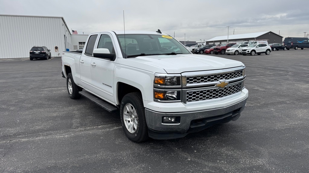 2015 Chevrolet Silverado LT's photo