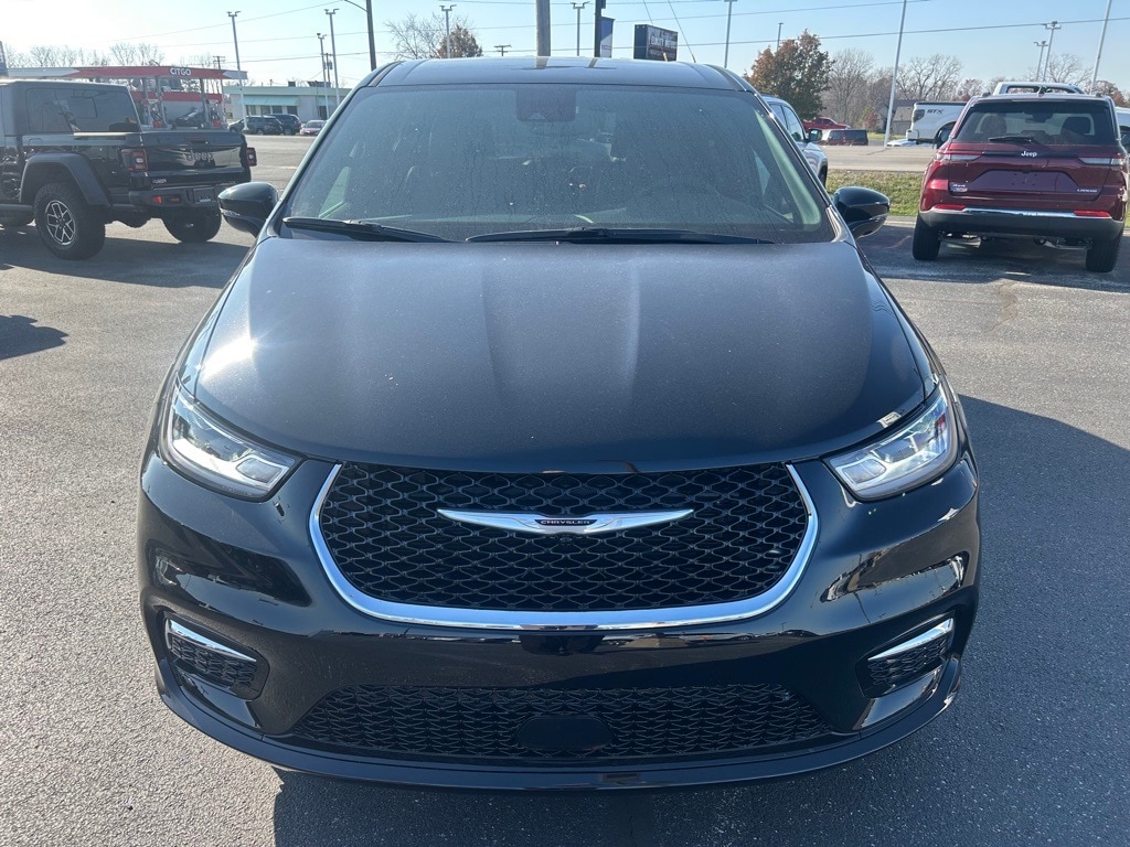 New 2026 Chrysler Pacifica SELECT Passenger Van