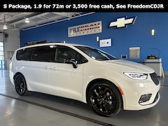 2026 Chrysler Pacifica SELECT Passenger Van