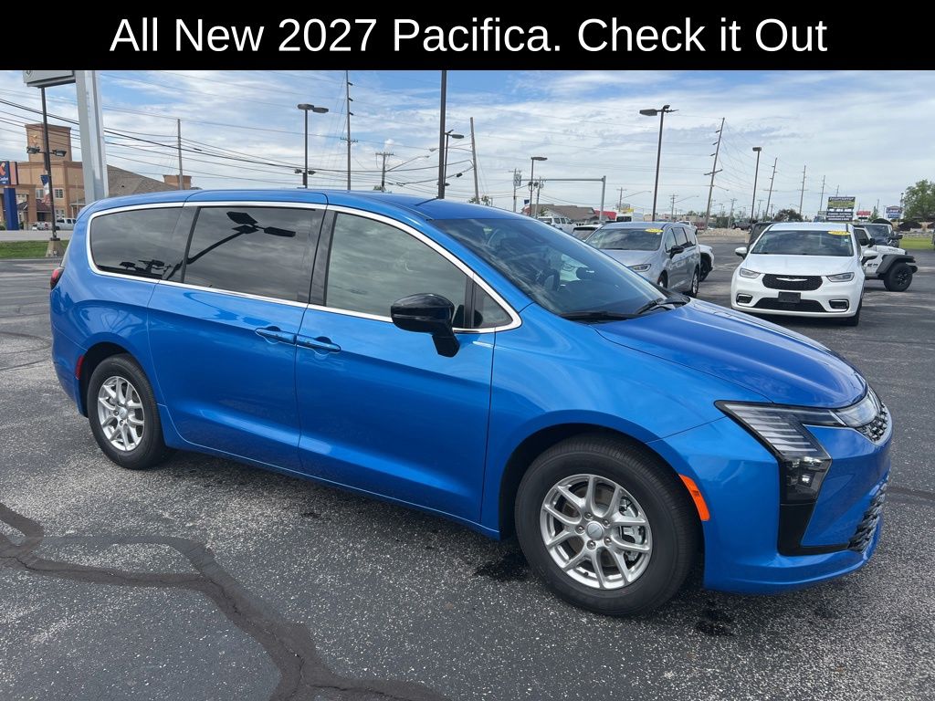 2027 Chrysler Pacifica Select's photo