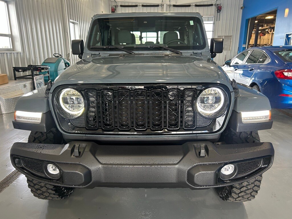 2025 Jeep Gladiator Willys photo 2