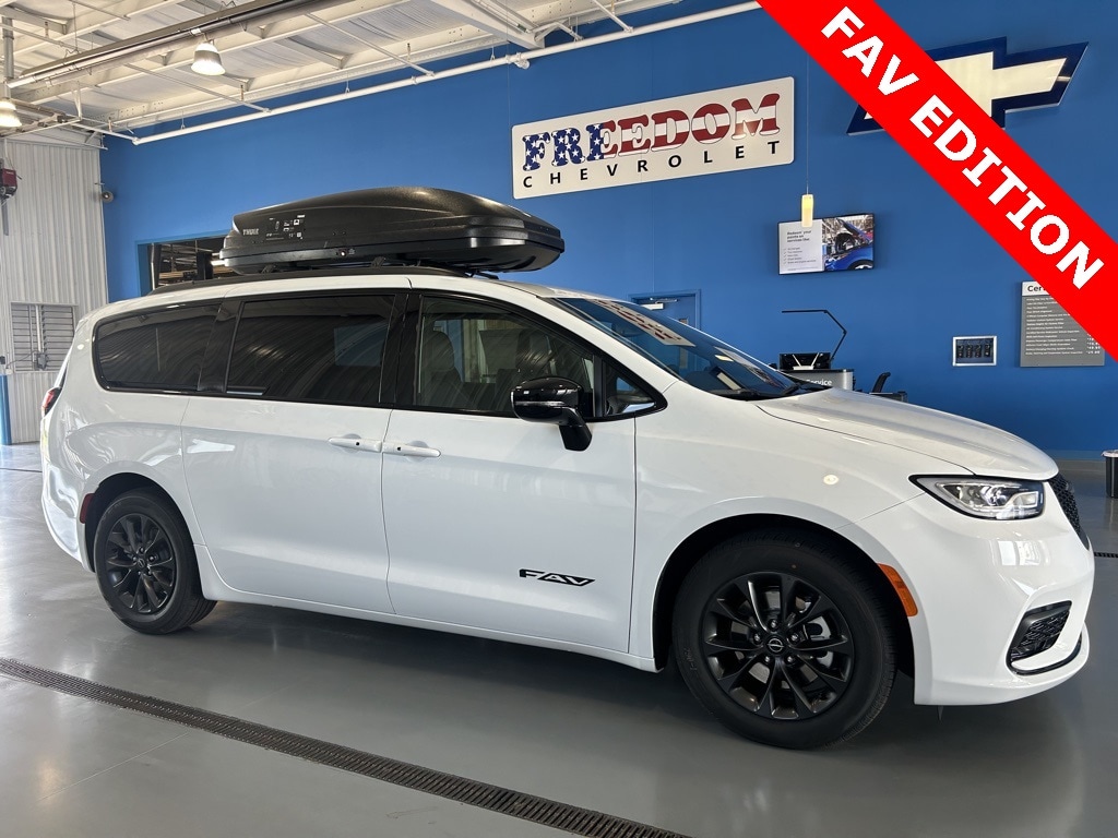 2025 Chrysler Pacifica Passenger Van 