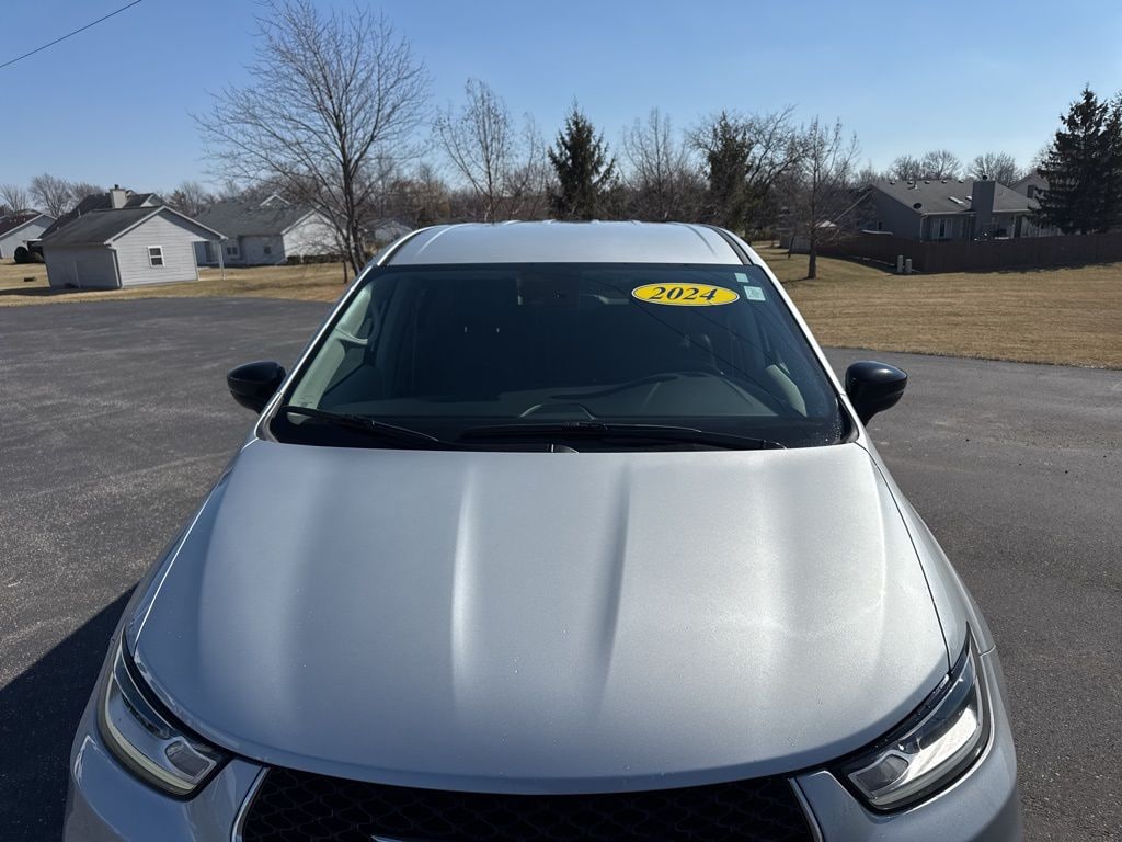 Used 2024 Chrysler Pacifica Touring L Van Passenger Van