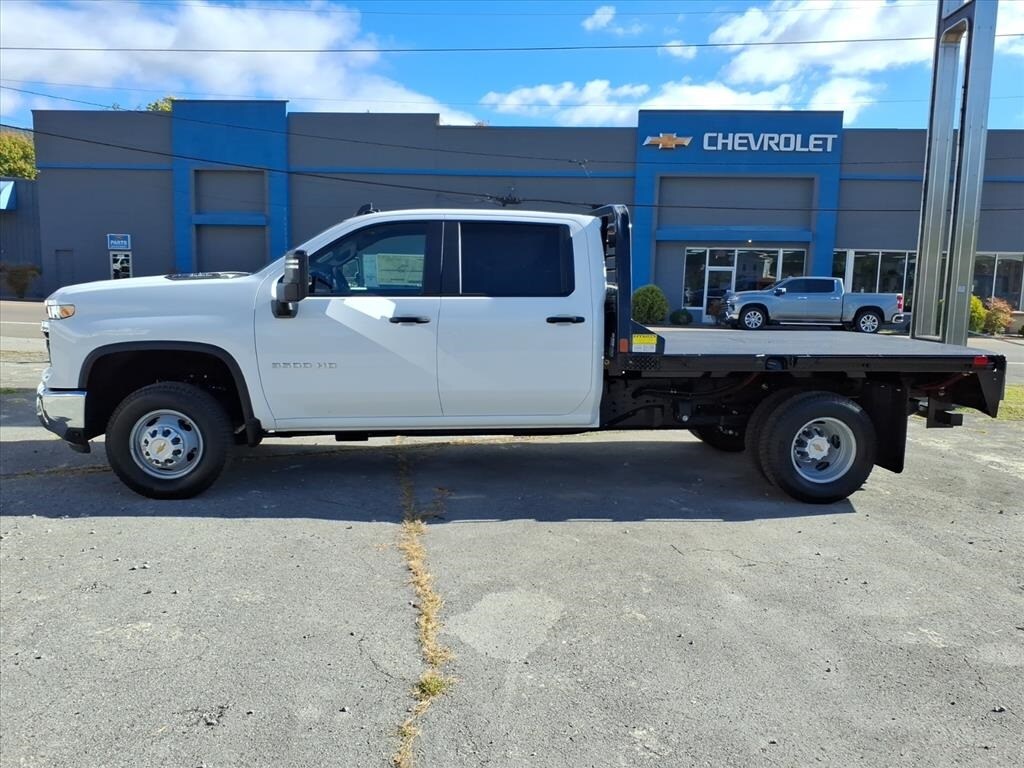 New 2025 Chevrolet Silverado 3500 HD Chassis Work Truck Truck Crew Cab
