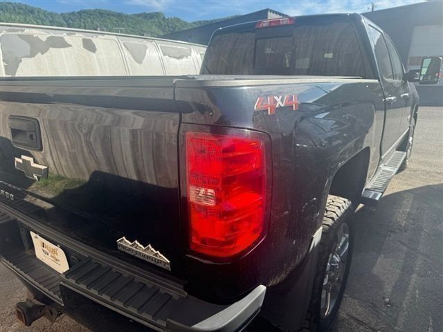 2019 Chevrolet Silverado 2500HD High Country - Photo 9