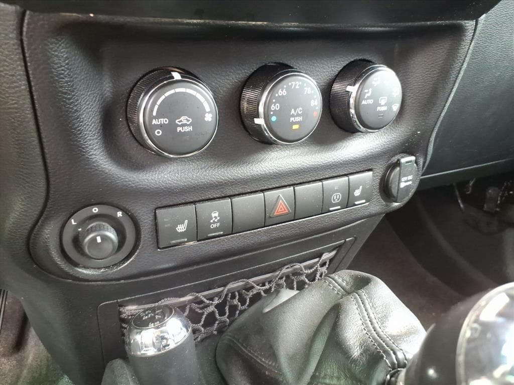 2016 Jeep Wrangler Unlimited Sahara - Photo 21