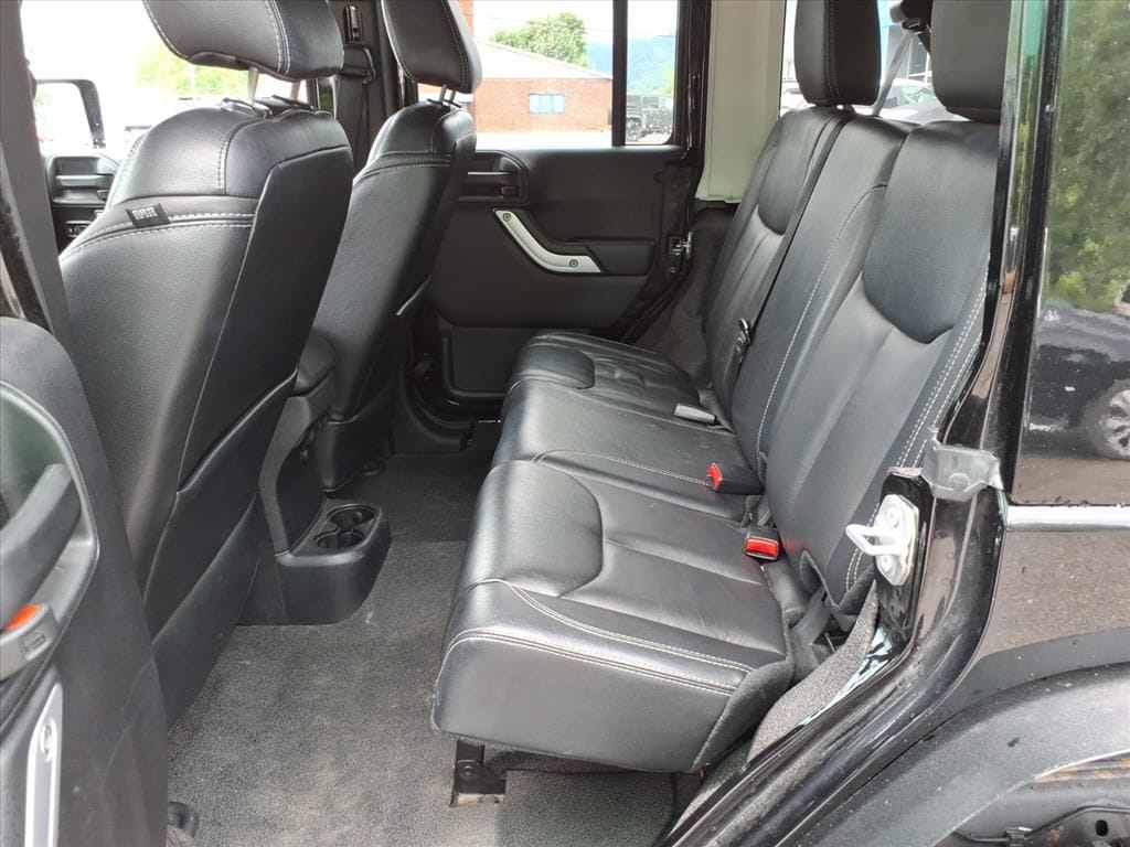 2016 Jeep Wrangler Unlimited Sahara - Photo 13
