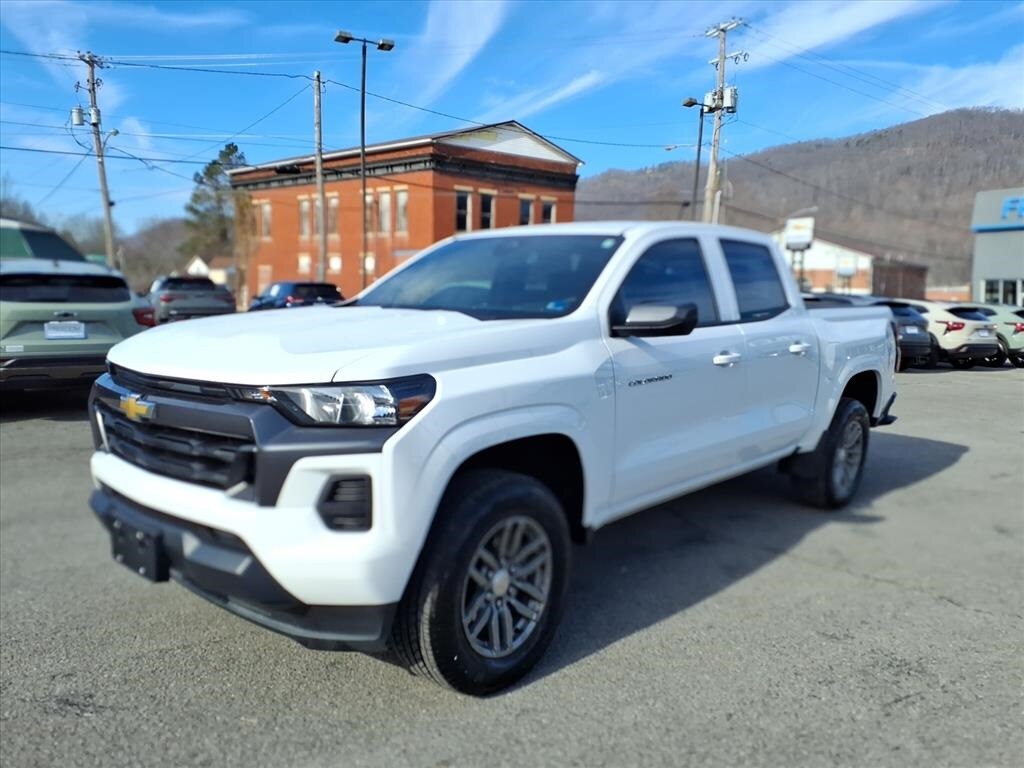 New 2025 Chevrolet Colorado WT Truck Crew Cab