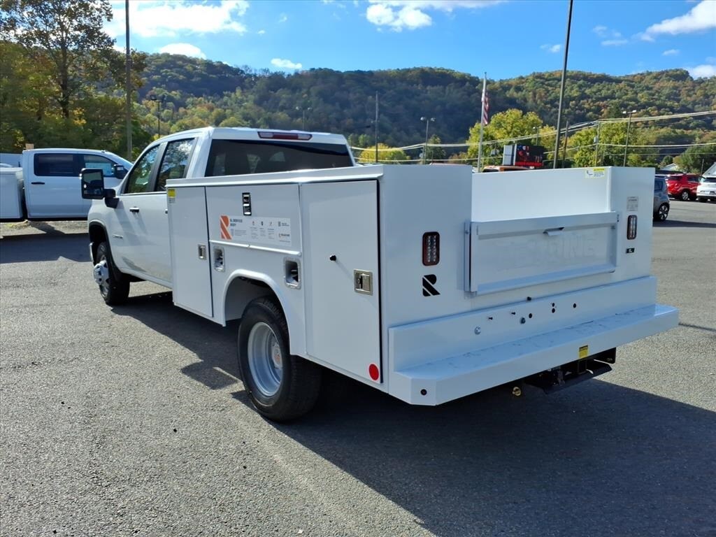 New 2025 Chevrolet Silverado 3500 HD Chassis Work Truck Truck Crew Cab
