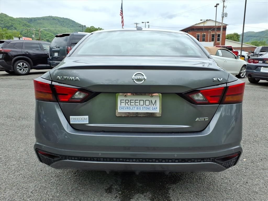 Used 2022 Nissan Altima 2.5 SV Sedan