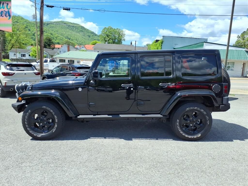 Used 2018 Jeep Wrangler Unlimited Sahara 4x4 SUV
