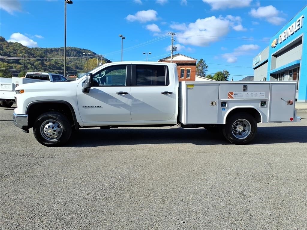 New 2025 Chevrolet Silverado 3500 HD Chassis Work Truck Truck Crew Cab