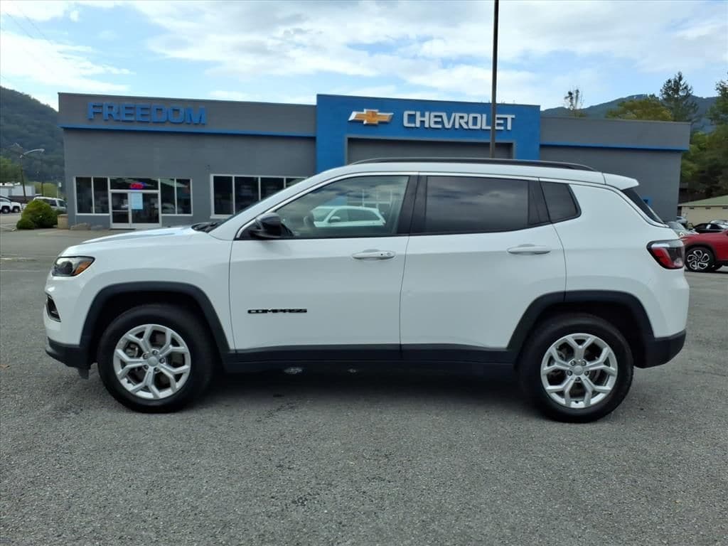 Used 2024 Jeep Compass Latitude SUV