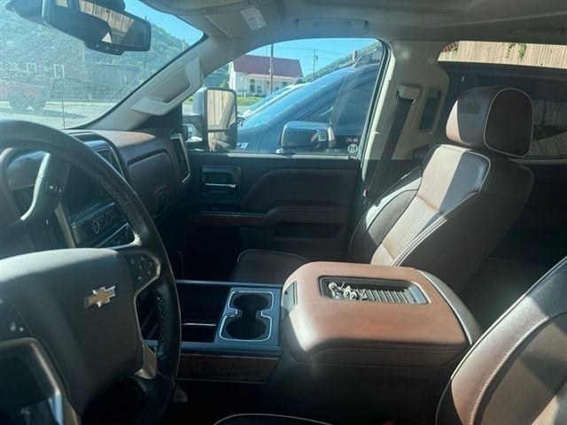 2019 Chevrolet Silverado 2500HD High Country - Photo 18