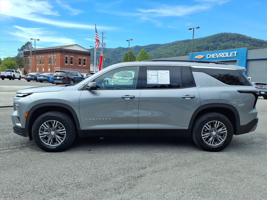 Used 2026 Chevrolet Traverse LT SUV