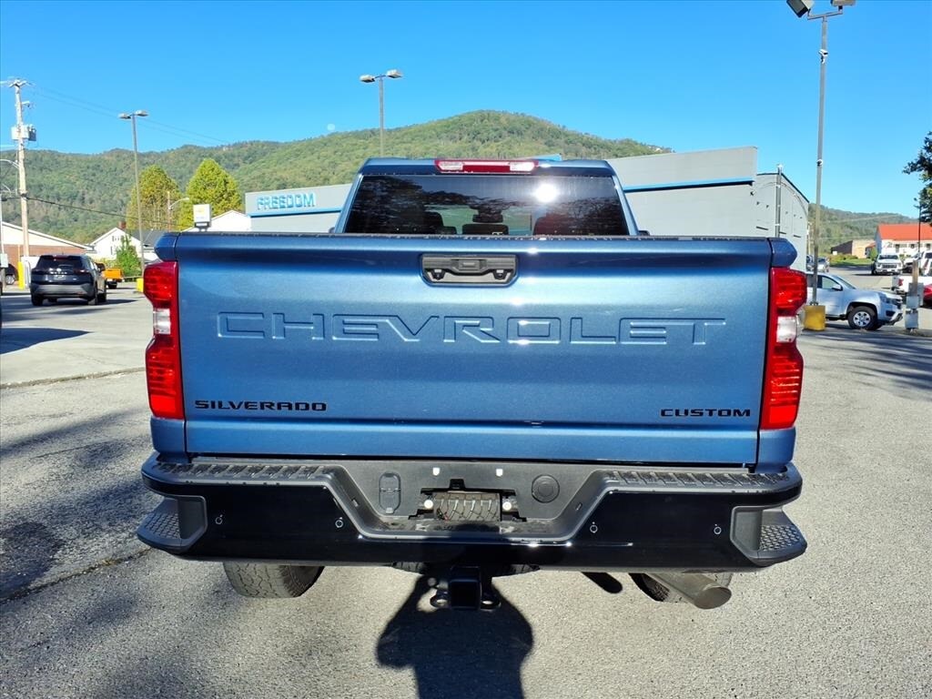 New 2026 Chevrolet Silverado 2500 HD Custom Truck Crew Cab