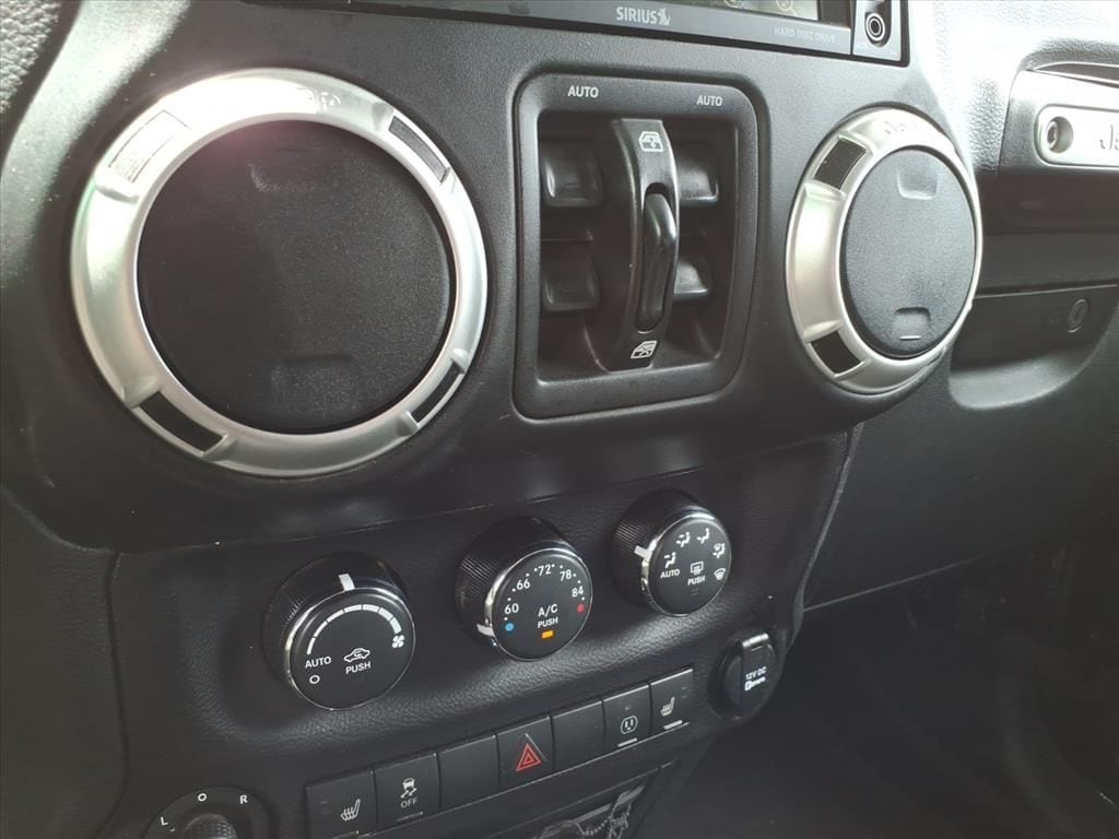 2016 Jeep Wrangler Unlimited Sahara - Photo 20