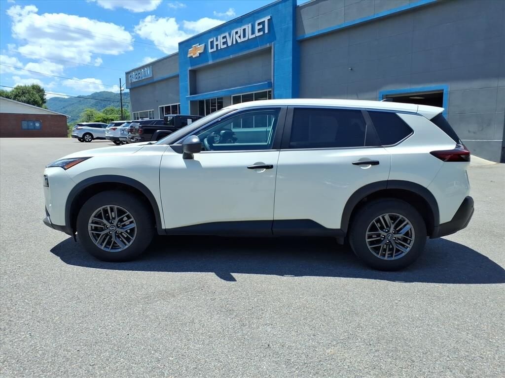 Used 2023 Nissan Rogue S SUV