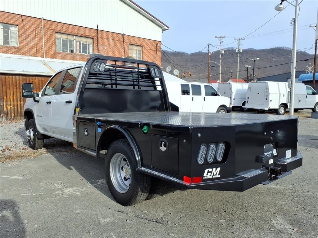 New 2025 Chevrolet Silverado 3500 HD Chassis Work Truck Truck Crew Cab