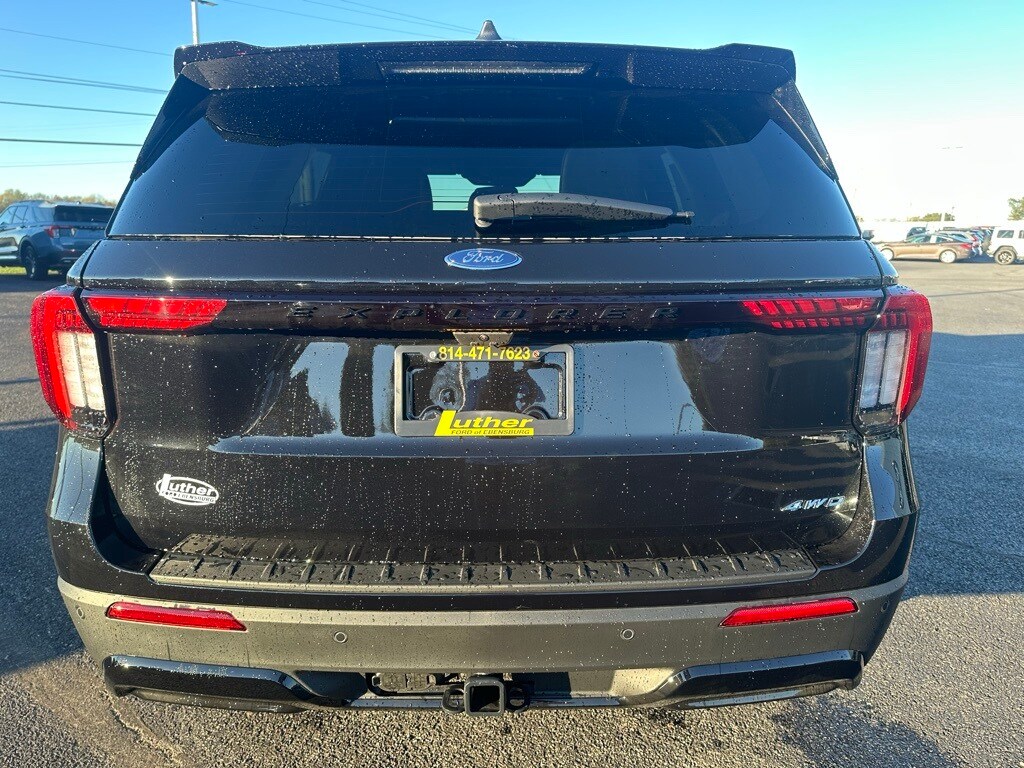2026 Ford Explorer ST-Line photo 4