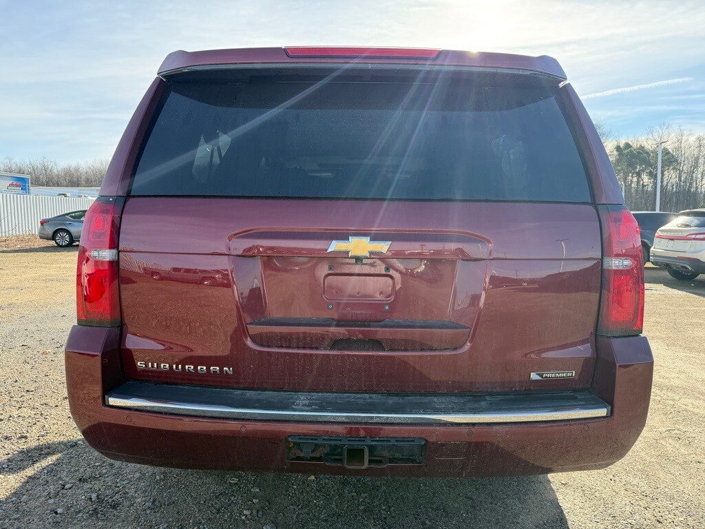 2017 Chevrolet Suburban Premier photo 2