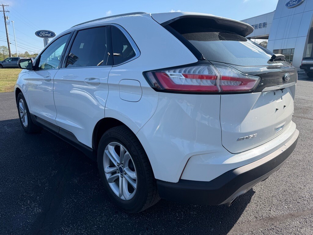 2020 Ford Edge SEL photo 3
