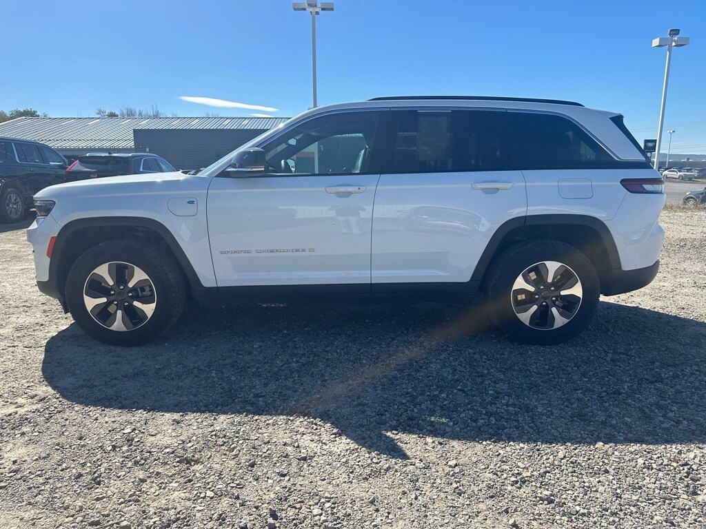 2024 Jeep Cherokee Limited 4xe photo 2