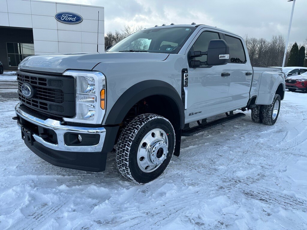 New 2026 Ford F-450 XL Truck Crew Cab