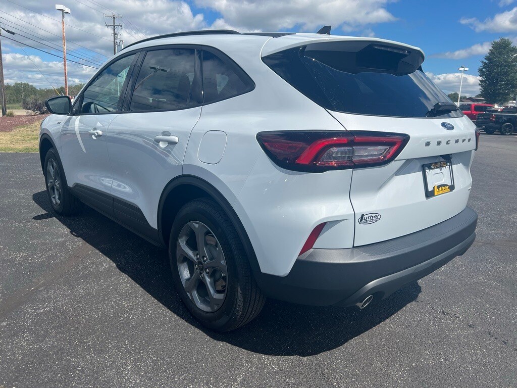 2025 Ford Escape ST-Line photo 3