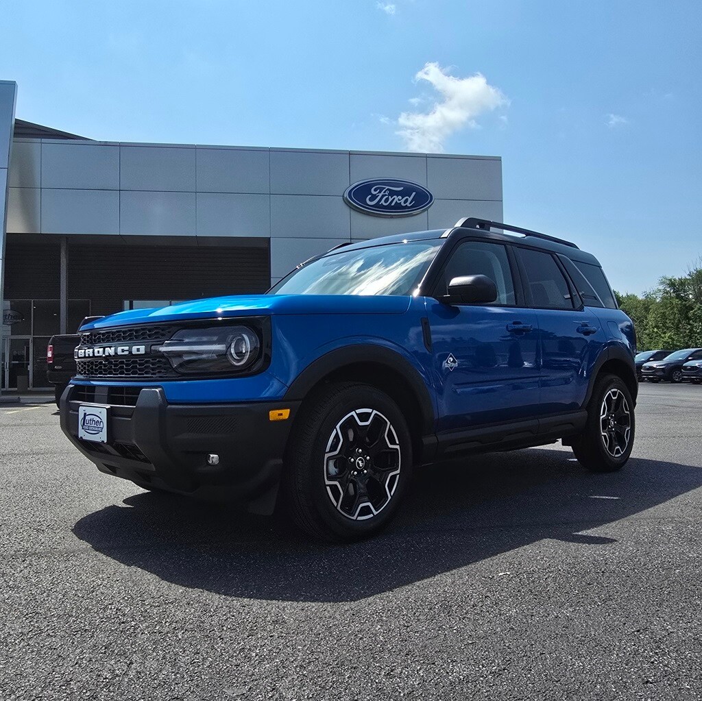 2025 Ford Bronco Sport Outer Banks photo 2