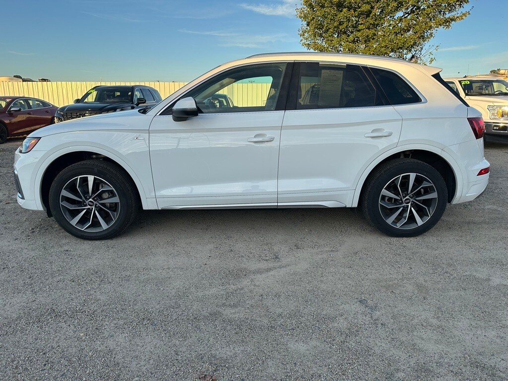 2023 Audi Q5 45 S line Premium photo 2