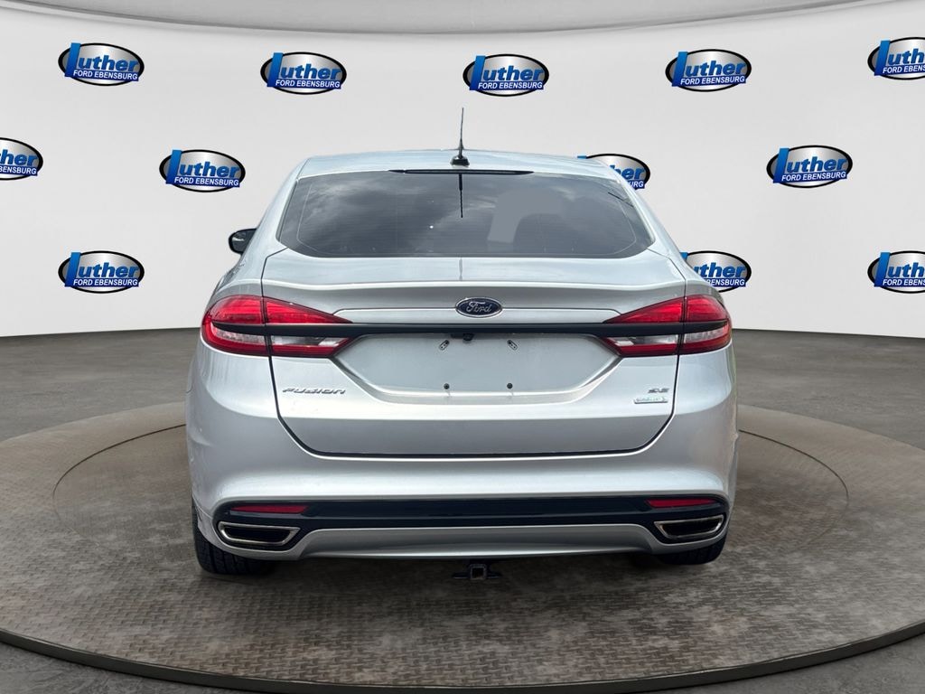 Used 2017 Ford Fusion SE Sedan