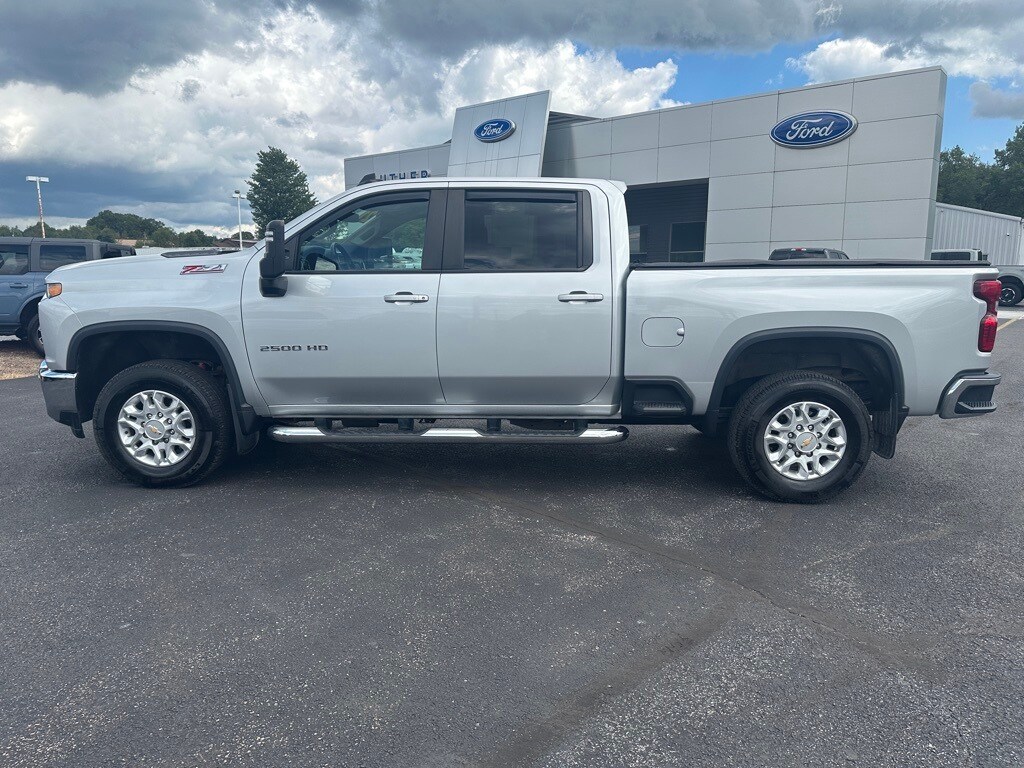 2021 Chevrolet Silverado 2500HD LT photo 2