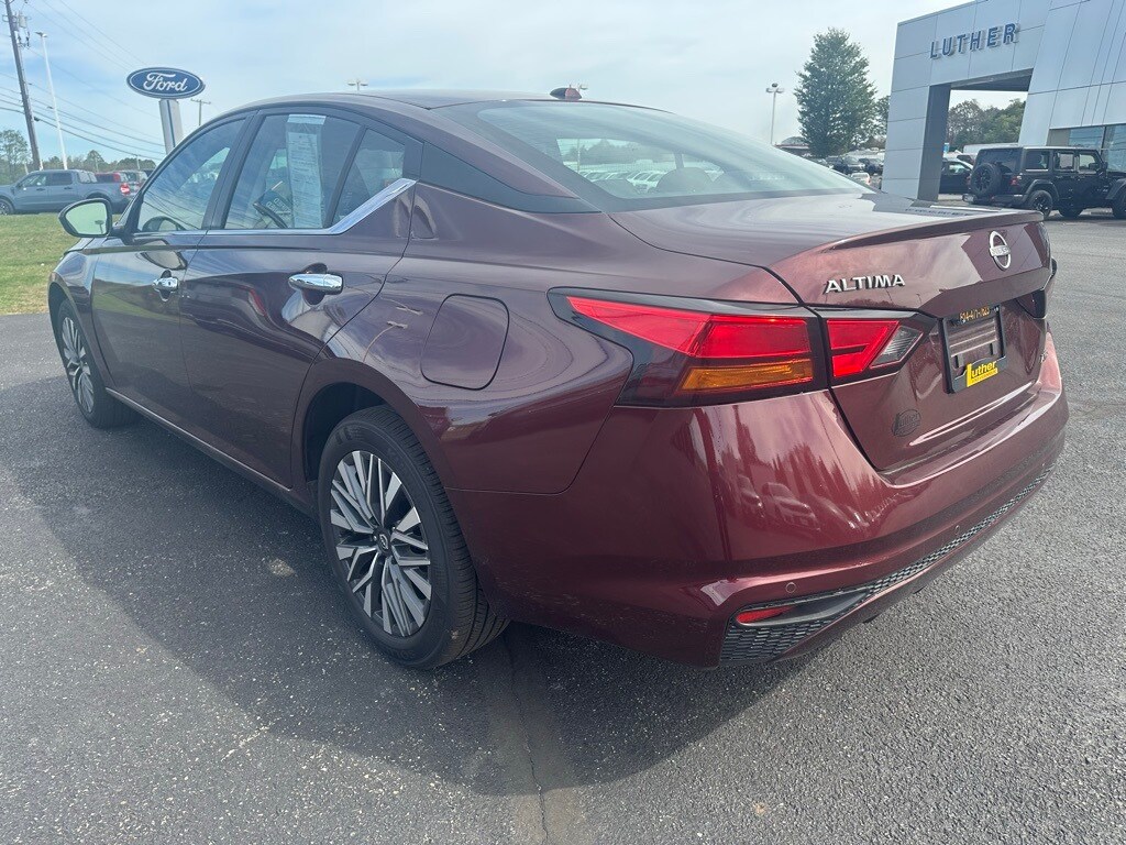 2025 Nissan Altima 2.5 SV photo 3