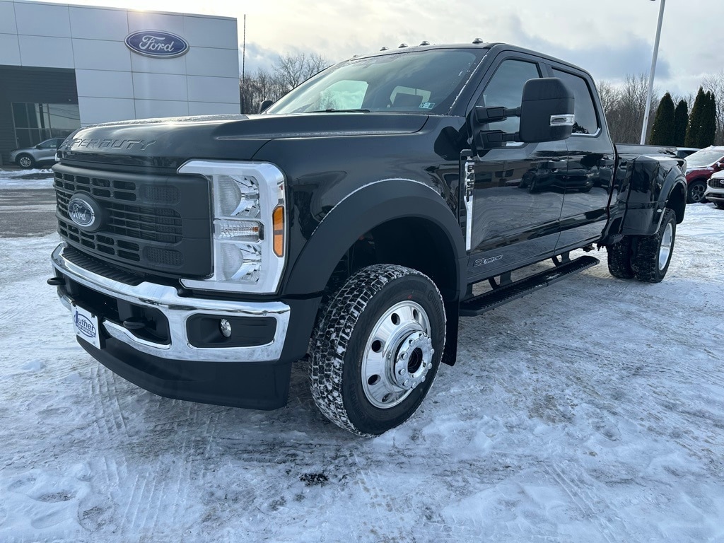 2026 Ford F-450 Super Duty XL's photo