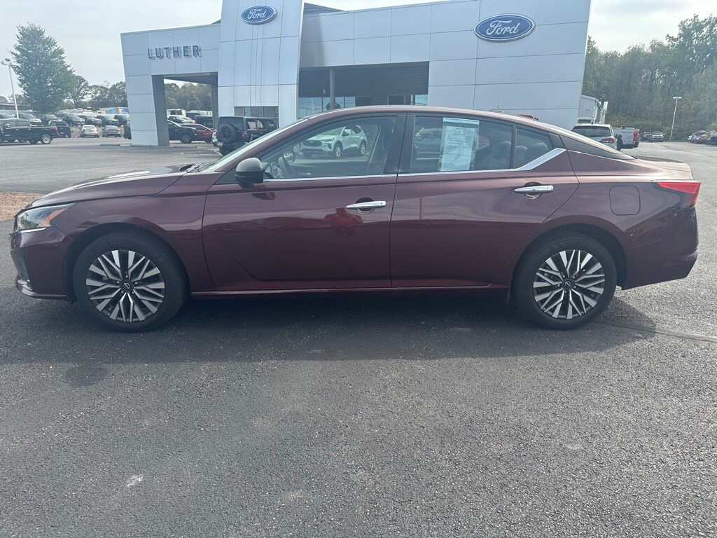 2025 Nissan Altima 2.5 SV photo 2